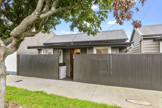 Charming 1920s Cottage in the Heart of Onehunga