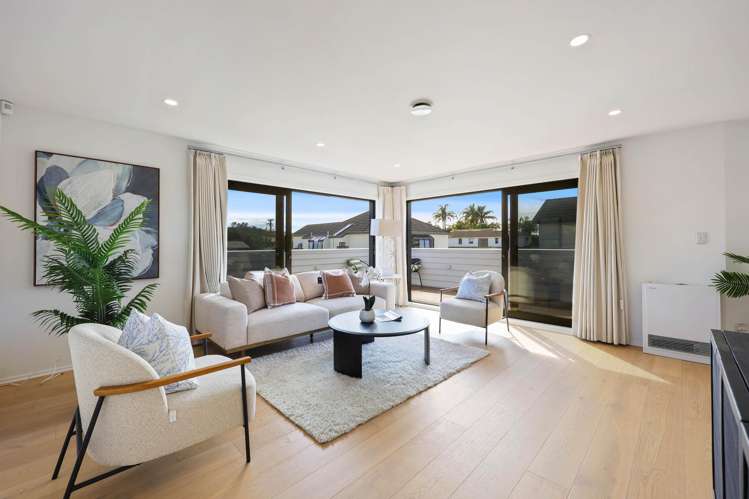 2/30 Eastern Beach Road Eastern Beach_8