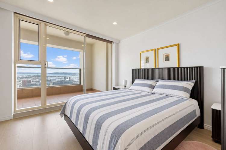 2403/8 Albert Street City Centre_5