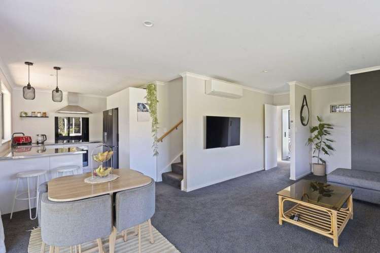 62 Maire Street 1240_3