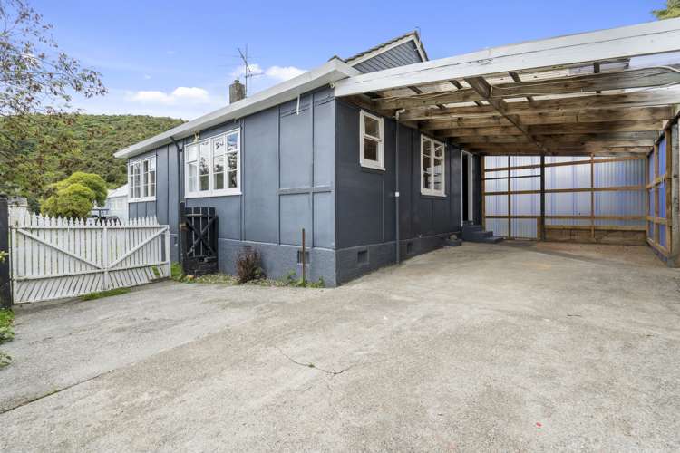 77 Wilkie Crescent Naenae_11