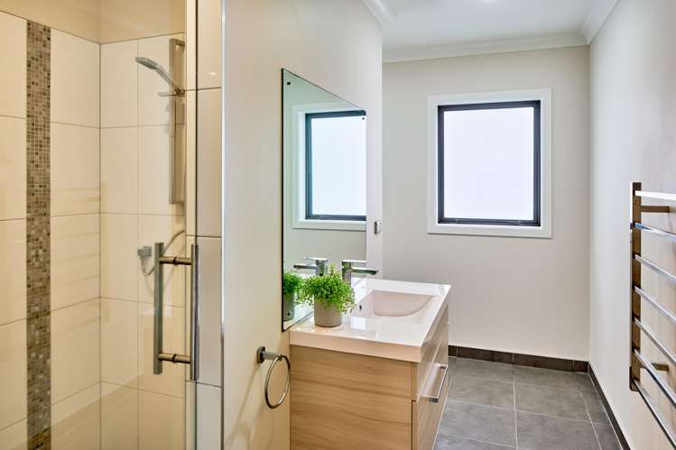 96 Endeavour Drive Whitby_13