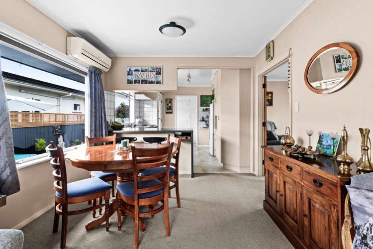 53 Menin Road Onekawa_9