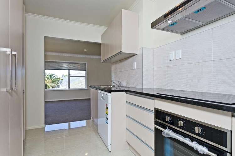 2/64 Rawhiti Road_0