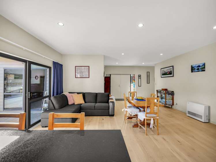 23 Lithgow Drive Otamatea_6
