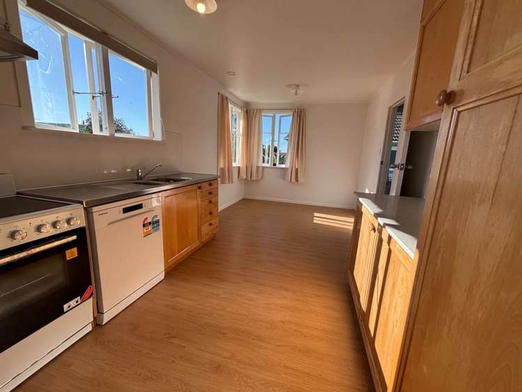 72 Roberts Road Te Atatu South_7