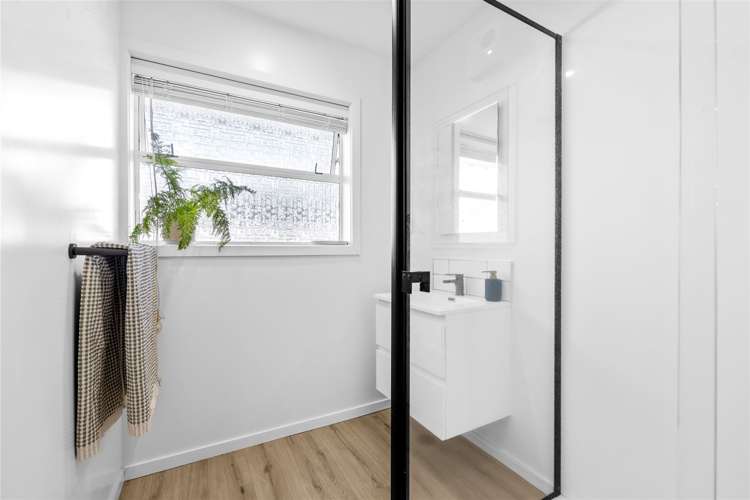 7 Pinehurst Crescent Russley_12