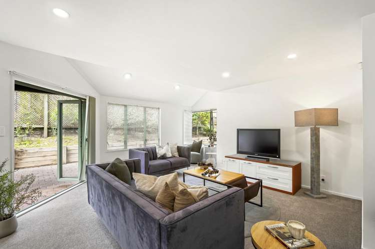 8B Stoneleigh Court Sunnynook_2