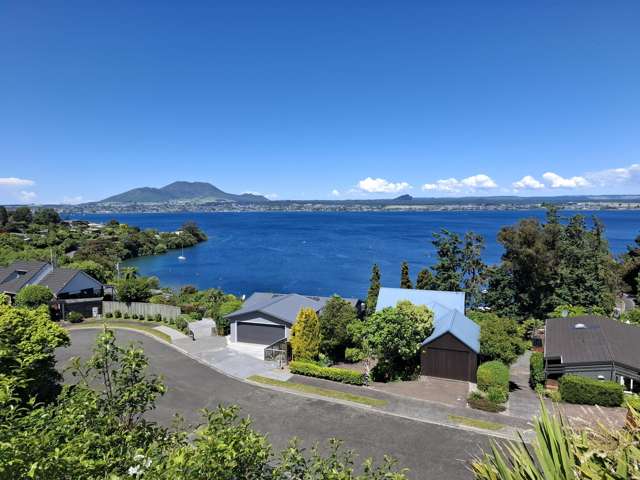 Where Views Meet Lifestyle - A True Taupo Retreat
