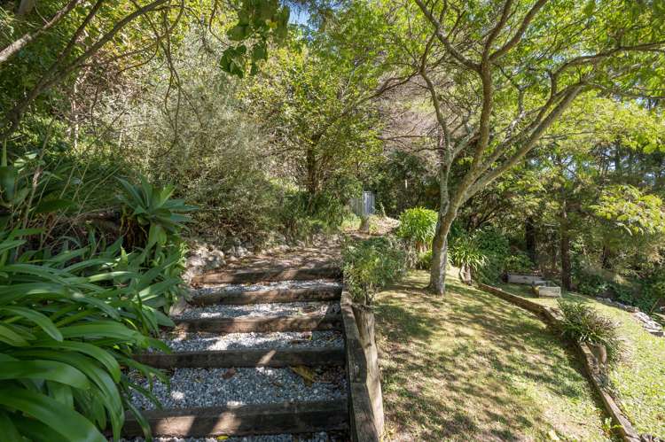 12 Airlie Street Glenduan_16