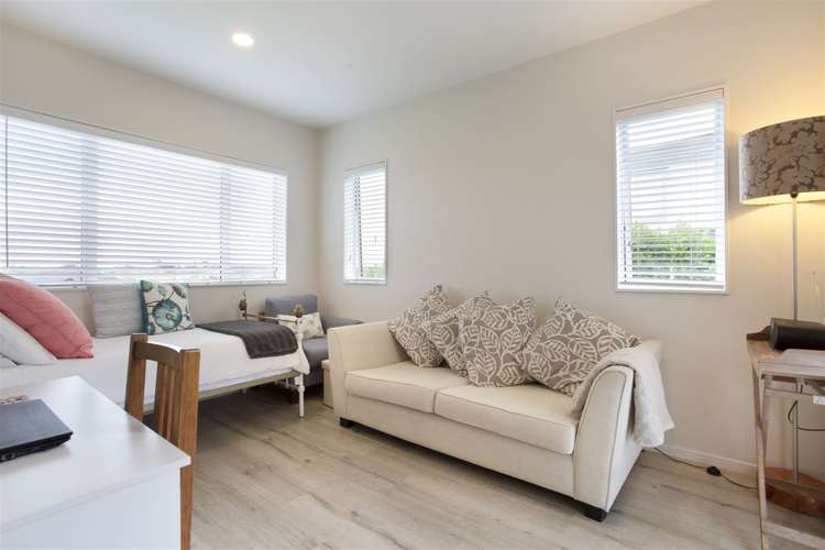 22 Boocock Crescent Orewa_13