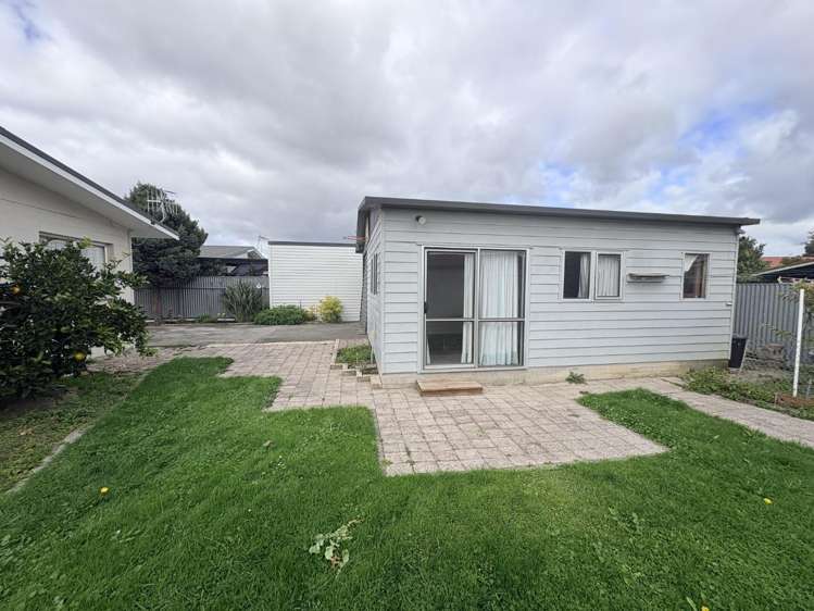 212 Sunnybank Crescent Camberley_10
