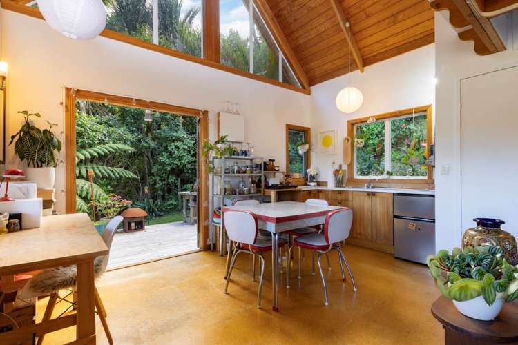 1097 Huia Road Huia_14