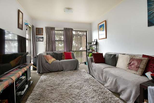 Unit B/3 Miro Street Helensville_2
