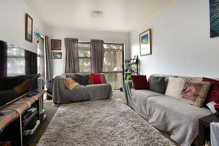 Unit B/3 Miro Street Helensville_1