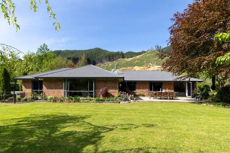 208 Mount Riley Road Okaramio_1