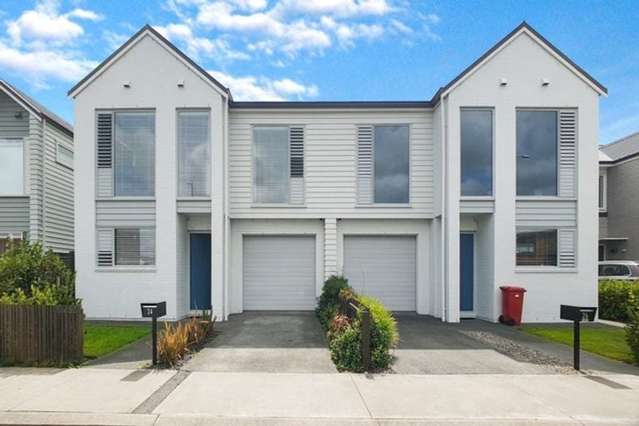 Spacious Family Home with Office or 2nd Lounge