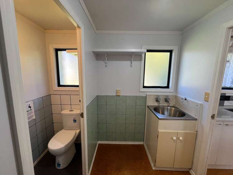 24A Netherlands Avenue Kelston_5