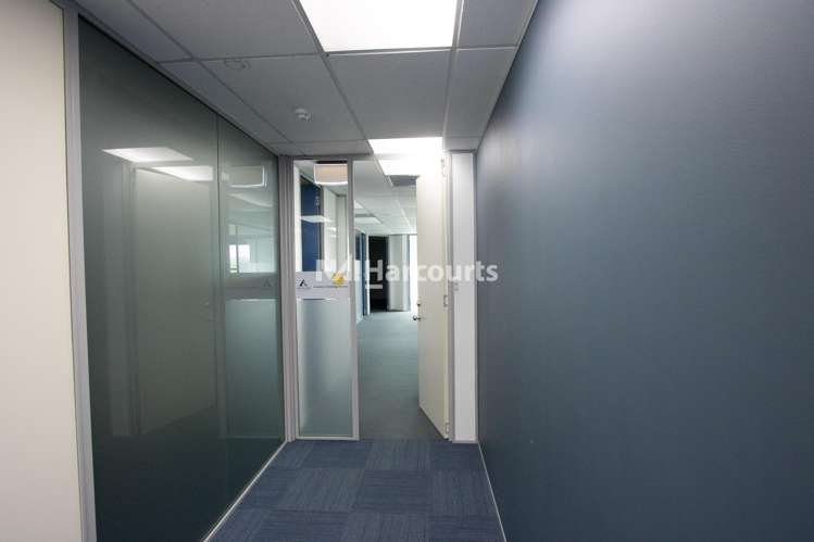 Office 5/46 Taharoto Road Takapuna_5