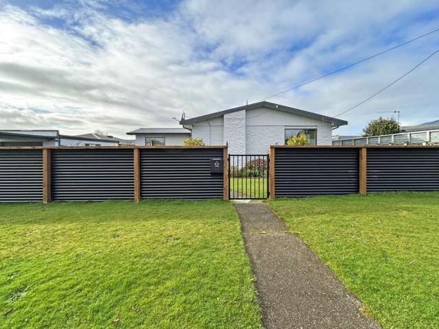 3 Bedrooms -Waikiwi