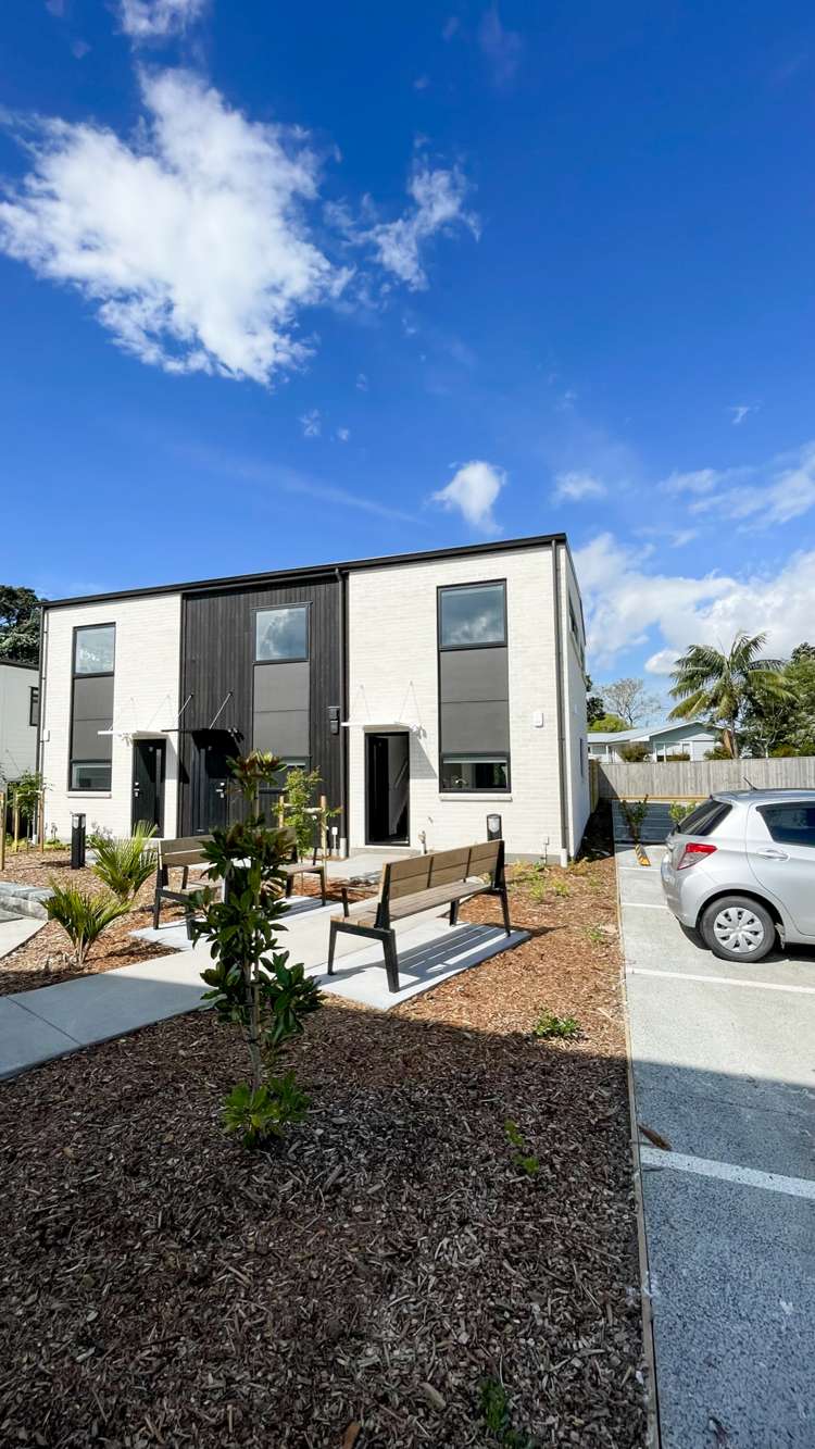 11 Whanui Place Māngere Bridge_17