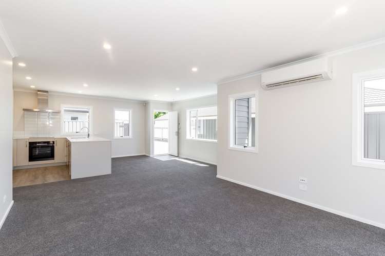 2&3/52 Park Road Greenmeadows_5