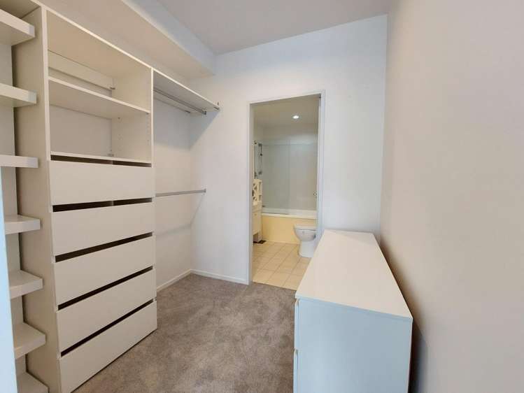 6J/205 Hobson Street 10015_9