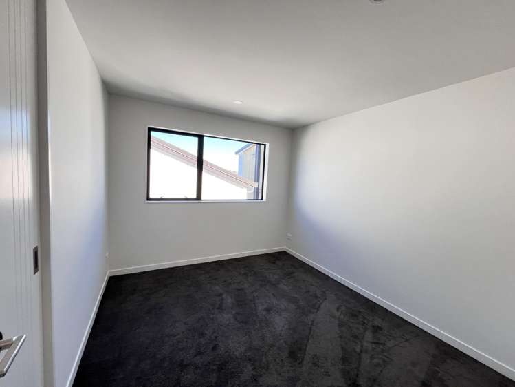 4 Irwin Lane Windsor Park_12