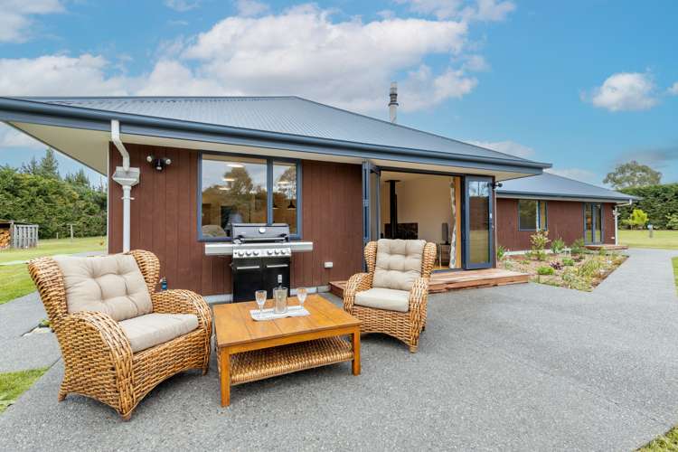 2259 South Eyre Road West Eyreton_2