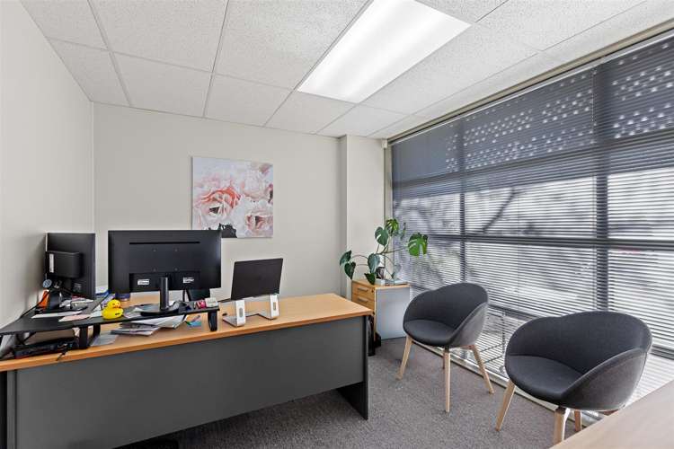 4/41 Sir William Pickering Drive Burnside_4