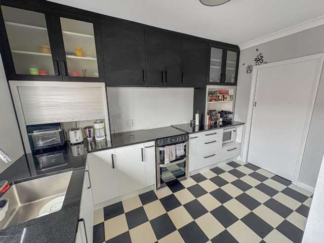 131 Bartholomew Road 10516_4