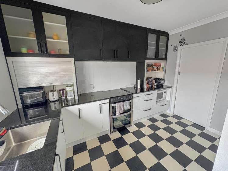 131 Bartholomew Road 10516_4