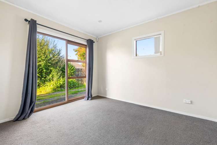 63 Ray Small Drive Papakura_16