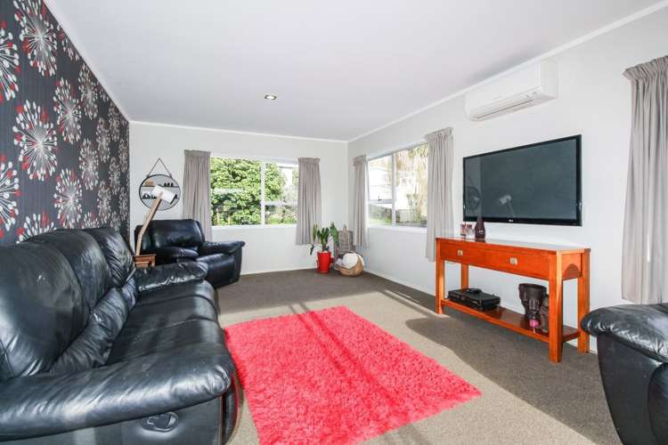 8 Seakens Way Glen Eden_17