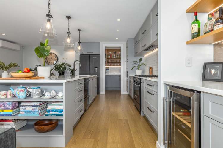 14 Rotorua Grove Aotea_7