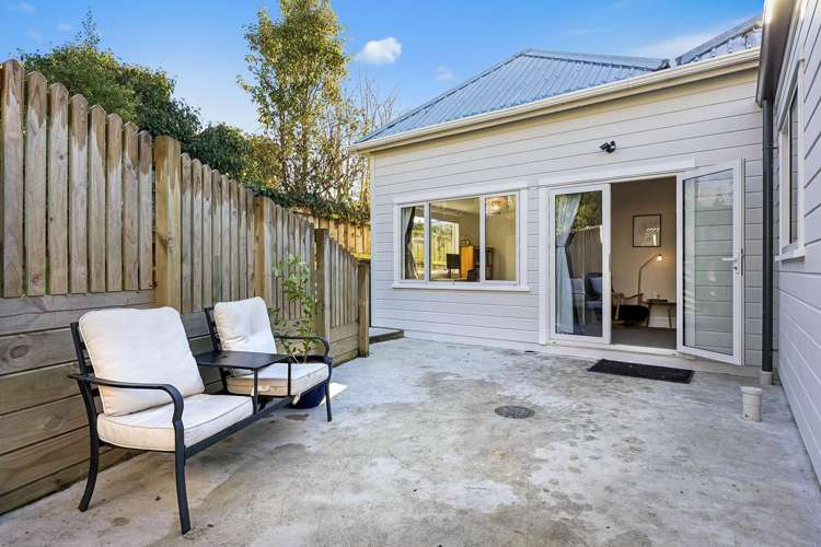 11 Hazel Avenue Caversham_17