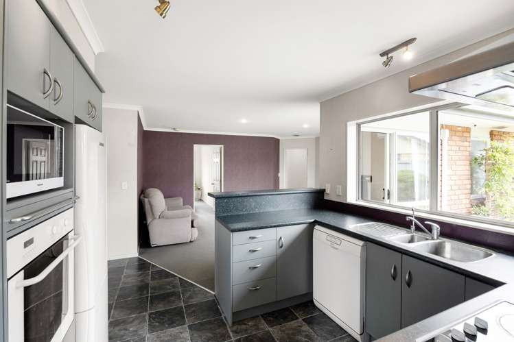 81 Wiltshire Drive Huntington_8