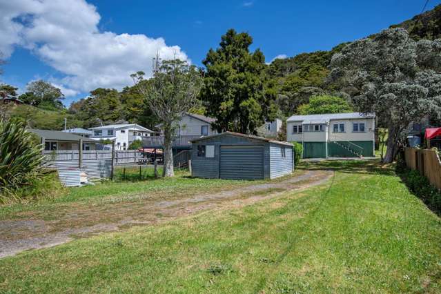 Coastal Living - Your Beachside Escape Awaits