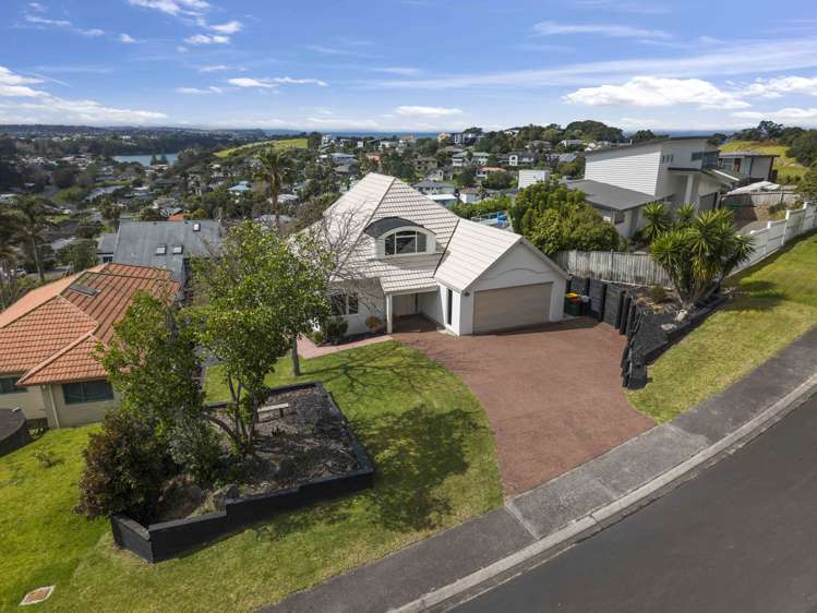 49 Kestrel Heights Arkles Bay_32