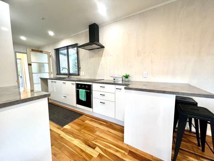 4 Upper Cross Street Raglan_8