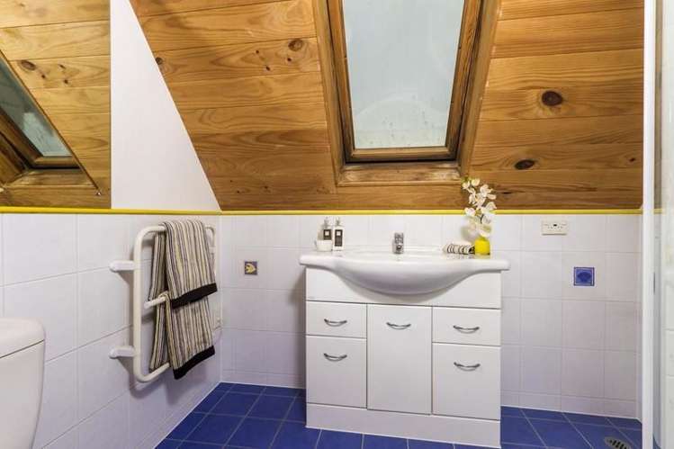 179 Beach Road Castor Bay_16