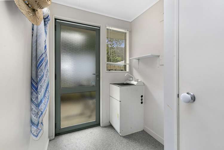 2 Norrie Grove Naenae_12