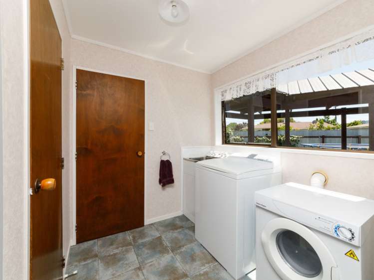 4 Heayns Place Feilding_11