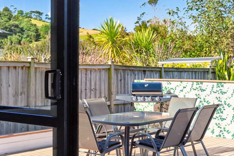 83 Muriwai Road Waimauku_13