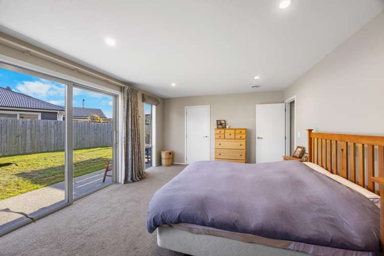 4 Kingfisher Crescent Albert Town_12