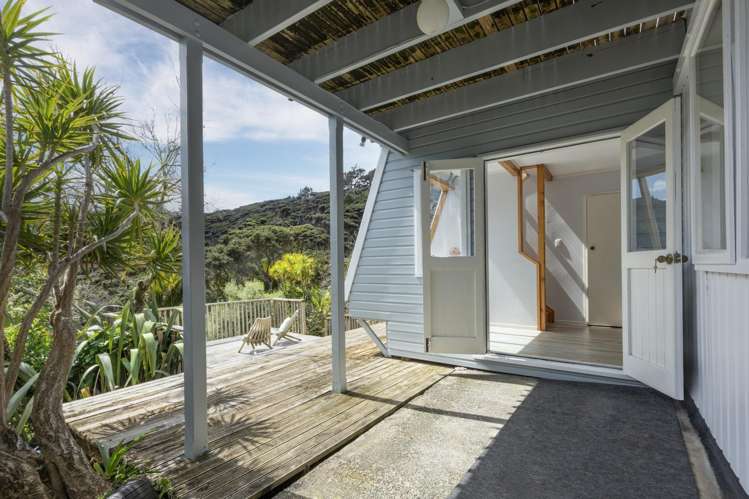 90 Seaview Road Piha_17