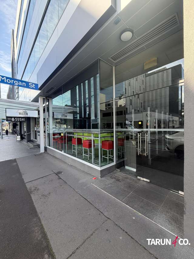 2/123 Carlton Gore Road Newmarket_1