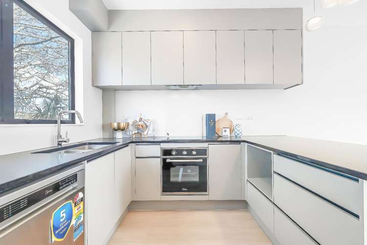 6/4052 Great North Road Glen Eden_8