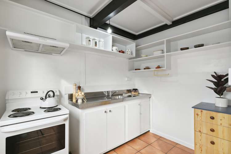 140 Akaroa Drive Maupuia_6