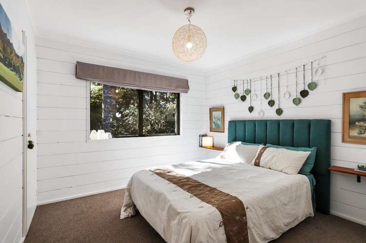 203 Scenic Drive Titirangi_12